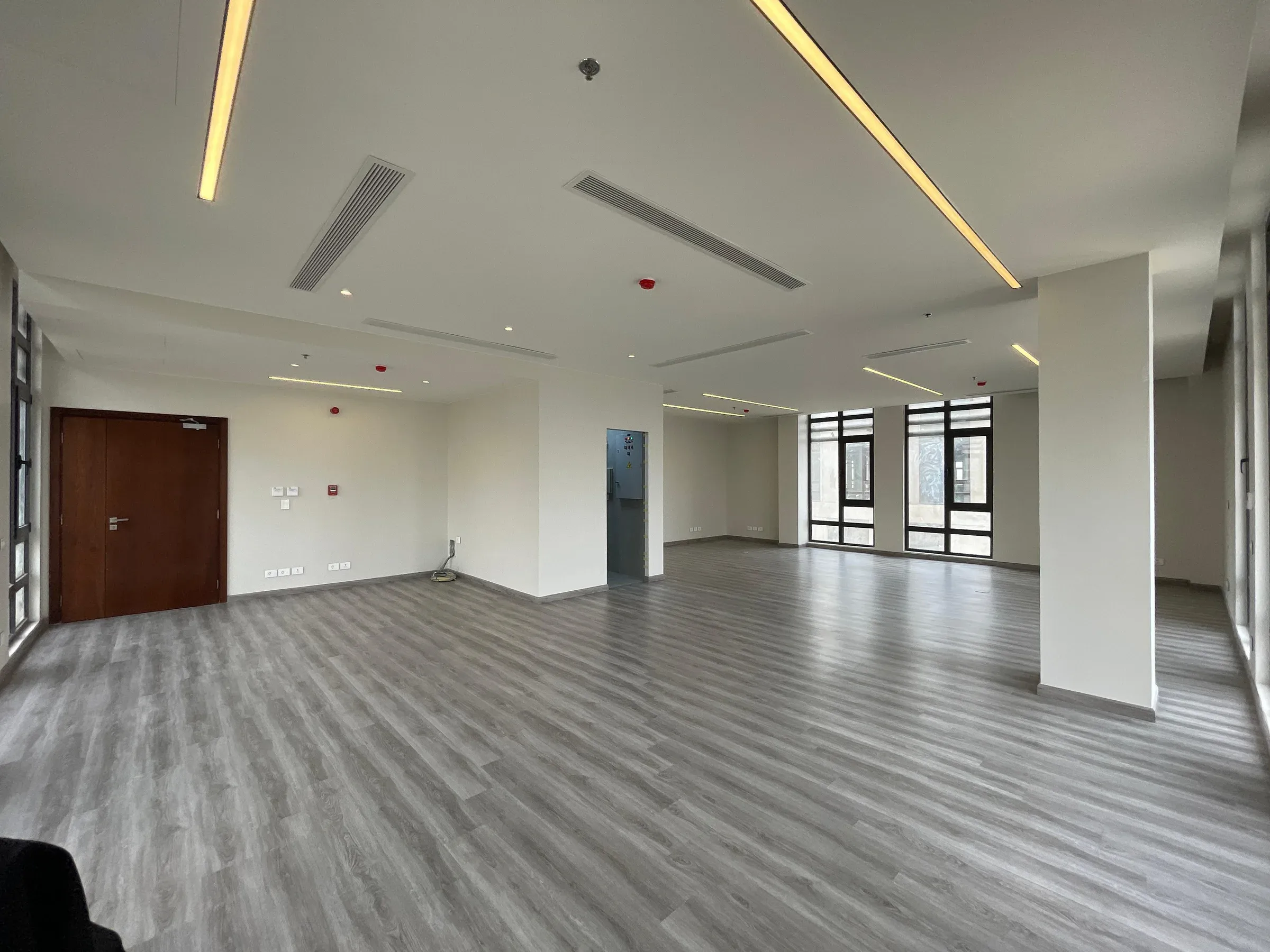 District 5 Office, image 2