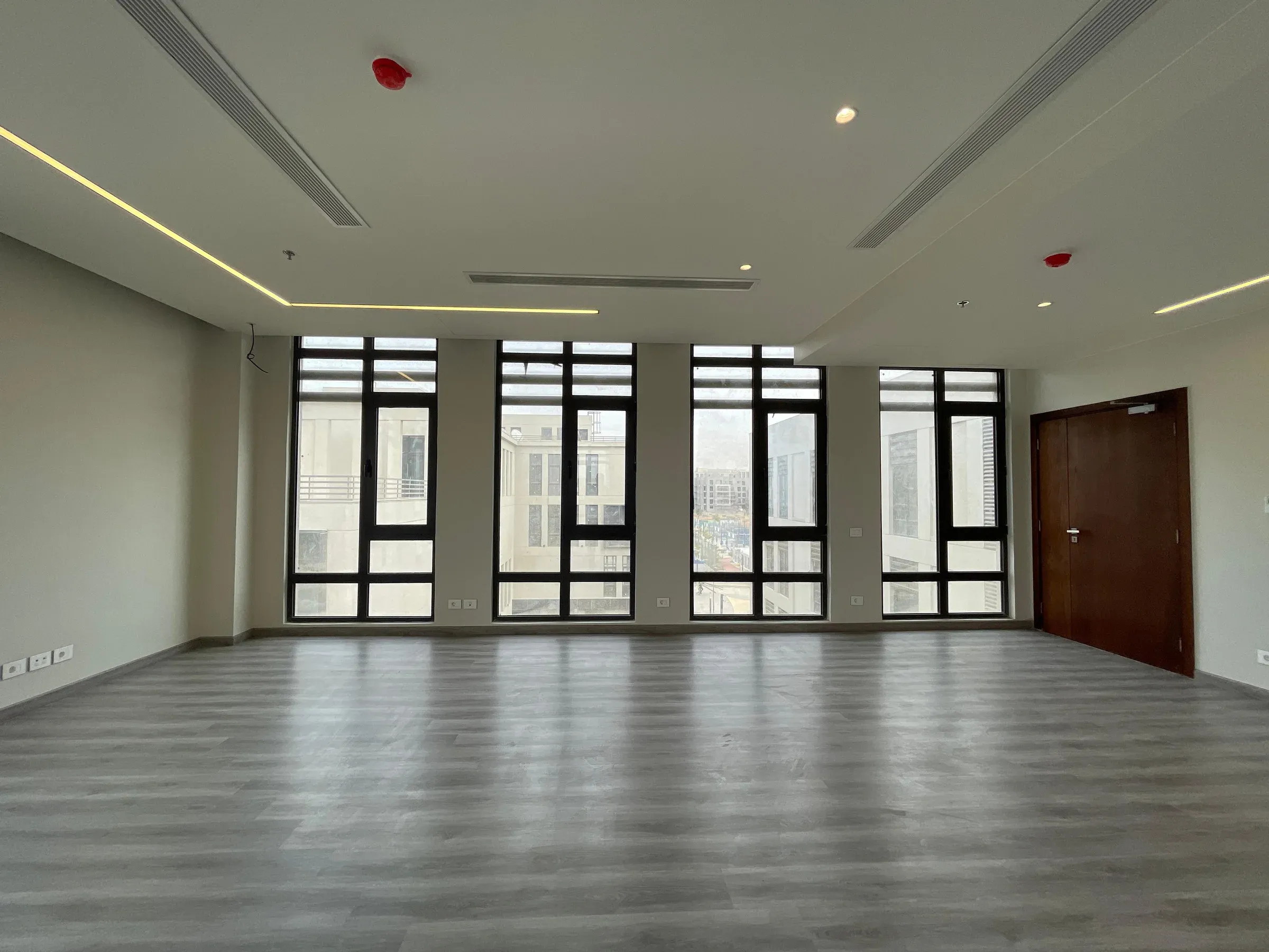 District 5 Office, image 4