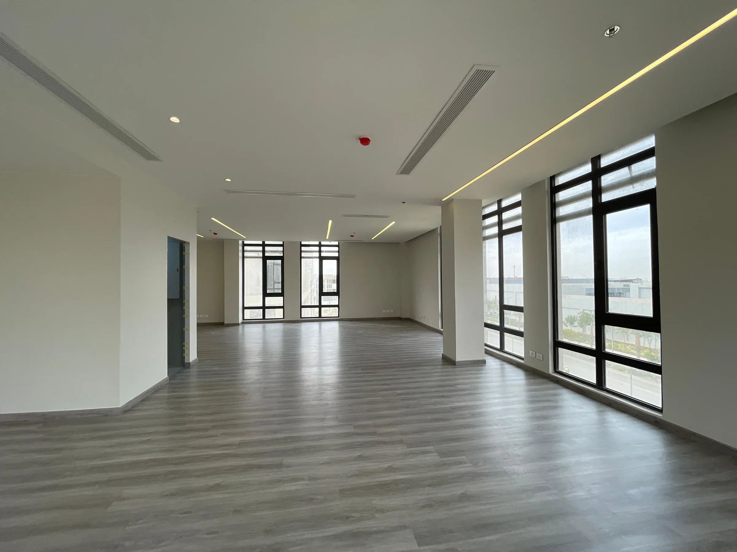 District 5 Office, image 7
